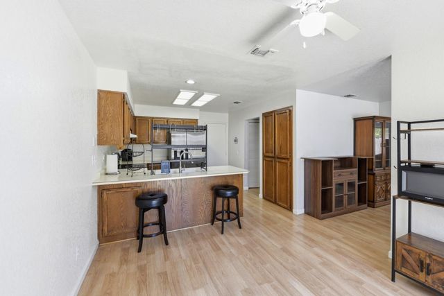8467 Carlin Ave, Sacramento, CA 95823