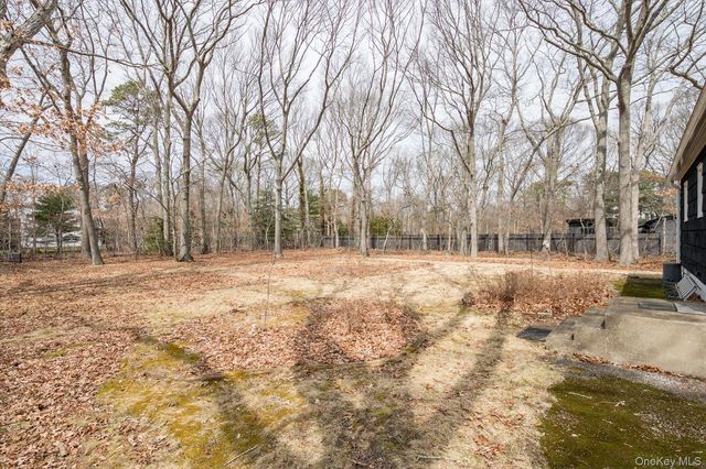 18 Maple Avenue, Bellport, NY 11713