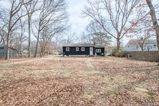 18 Maple Avenue, Bellport, NY 11713