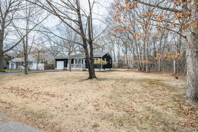 18 Maple Avenue, Bellport, NY 11713