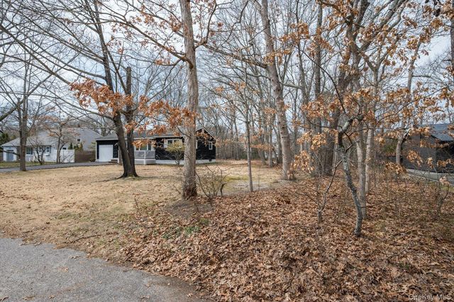 18 Maple Avenue, Bellport, NY 11713