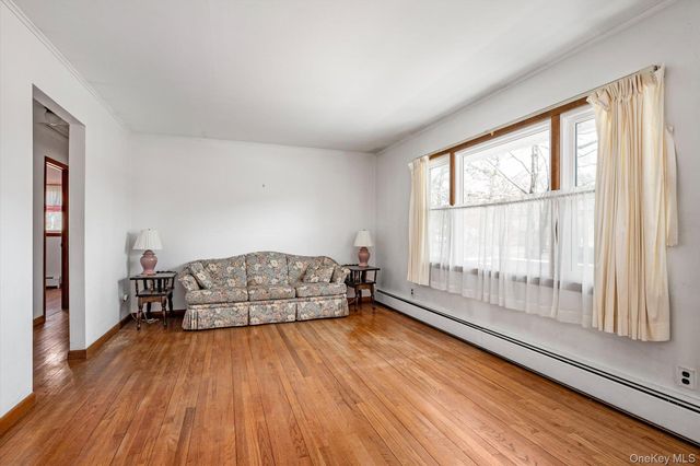 18 Maple Avenue, Bellport, NY 11713