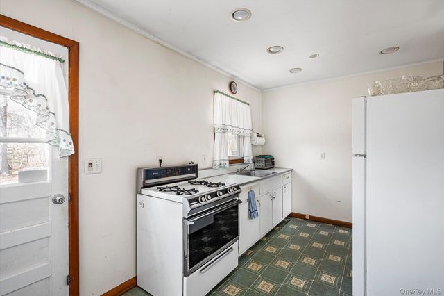 18 Maple Avenue, Bellport, NY 11713