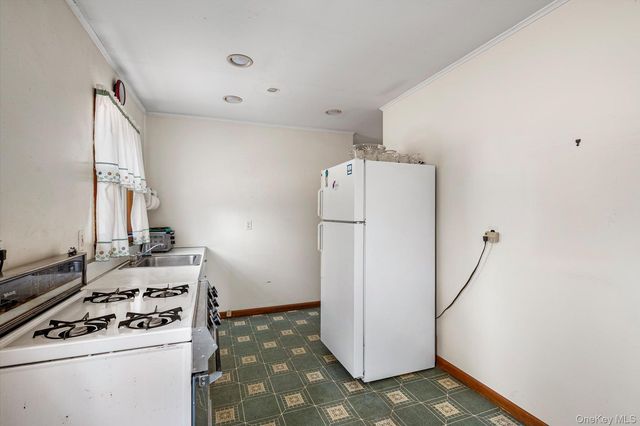 18 Maple Avenue, Bellport, NY 11713