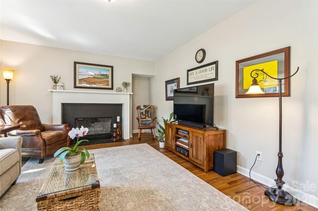 6624 Fairway Point Drive, Charlotte, NC 28269