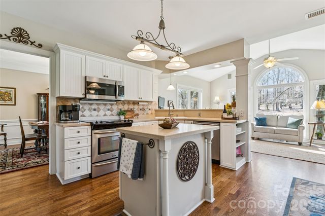 6624 Fairway Point Drive, Charlotte, NC 28269