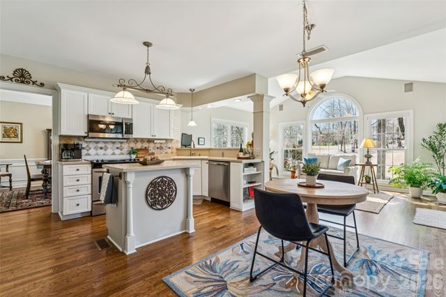 6624 Fairway Point Drive, Charlotte, NC 28269