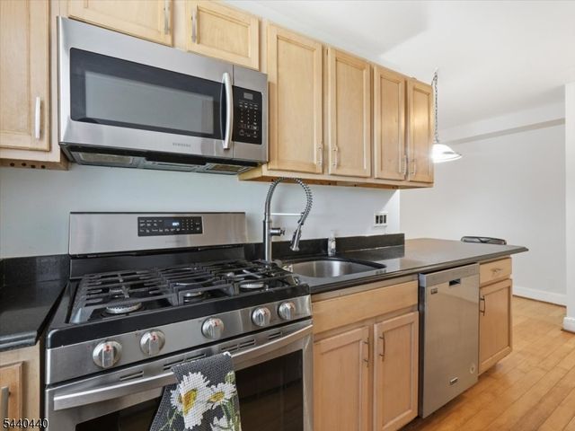70 S Munn Ave 413, East Orange City, NJ 07018
