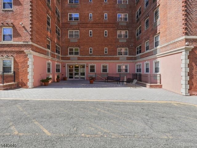70 S Munn Ave 413, East Orange City, NJ 07018