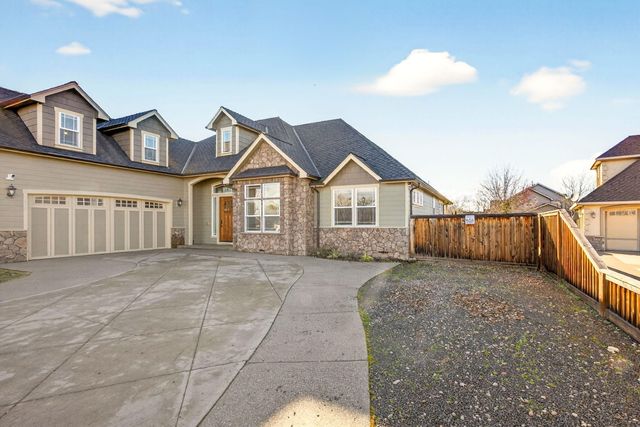 1617 Tennessee Lane, Central Point, OR 97502