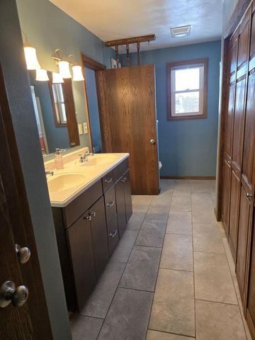 4515 W EDGEWOOD DRIVE, Appleton, WI 54913