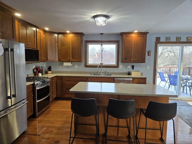 4515 W EDGEWOOD DRIVE, Appleton, WI 54913