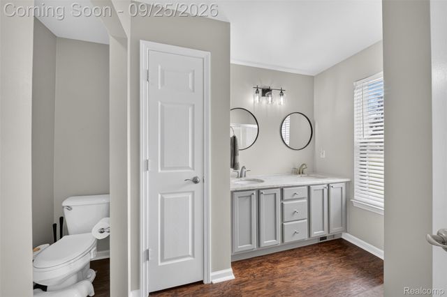 4240 Sherwood Circle, Canton Charter Township, MI 48188