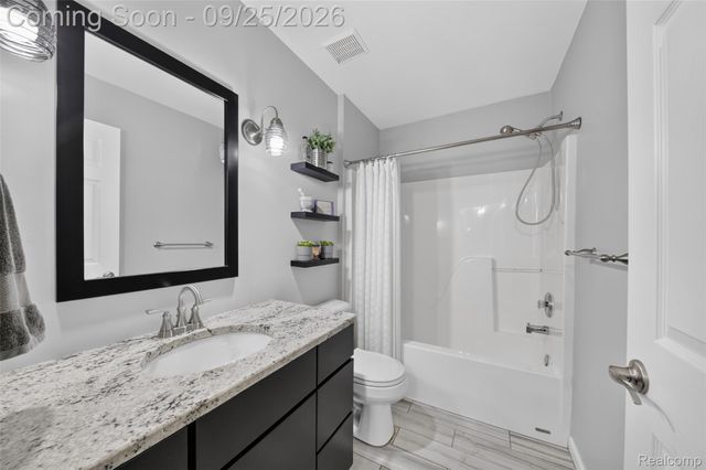 4240 Sherwood Circle, Canton Charter Township, MI 48188