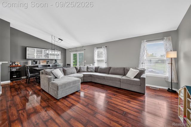 4240 Sherwood Circle, Canton Charter Township, MI 48188
