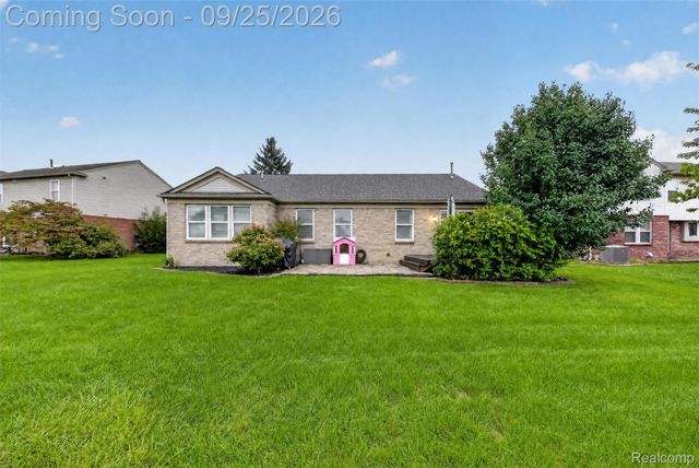 4240 Sherwood Circle, Canton Charter Township, MI 48188