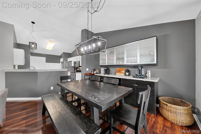 4240 Sherwood Circle, Canton Charter Township, MI 48188