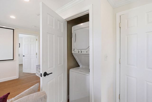 11 Columbia Rd 8, Wakefield, MA 01880