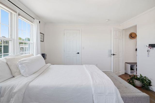 11 Columbia Rd 8, Wakefield, MA 01880