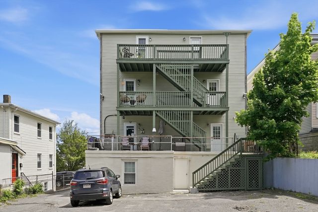 11 Columbia Rd 8, Wakefield, MA 01880