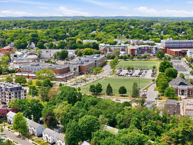 11 Columbia Rd 8, Wakefield, MA 01880