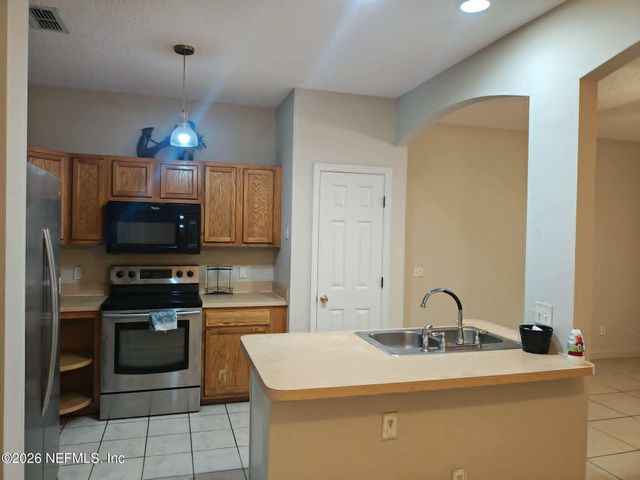 4665 BARNES Road, Jacksonville, FL 32207