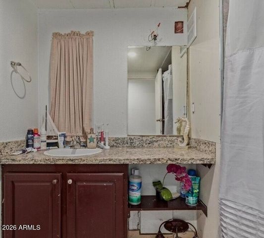 5002 W BETHANY HOME Road 104, Glendale, AZ 85301