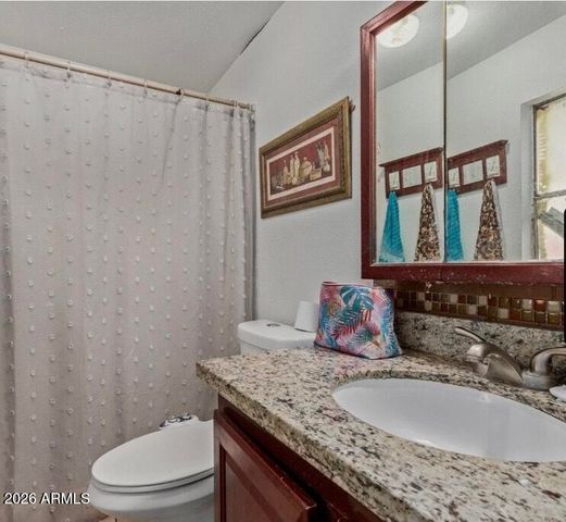 5002 W BETHANY HOME Road 104, Glendale, AZ 85301