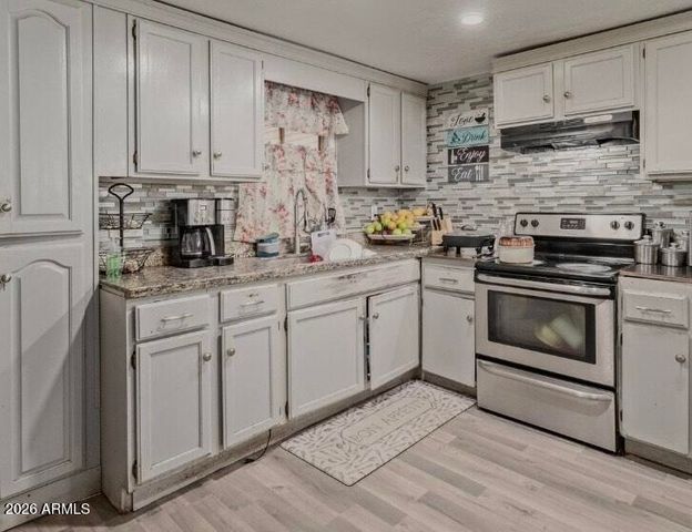 5002 W BETHANY HOME Road 104, Glendale, AZ 85301