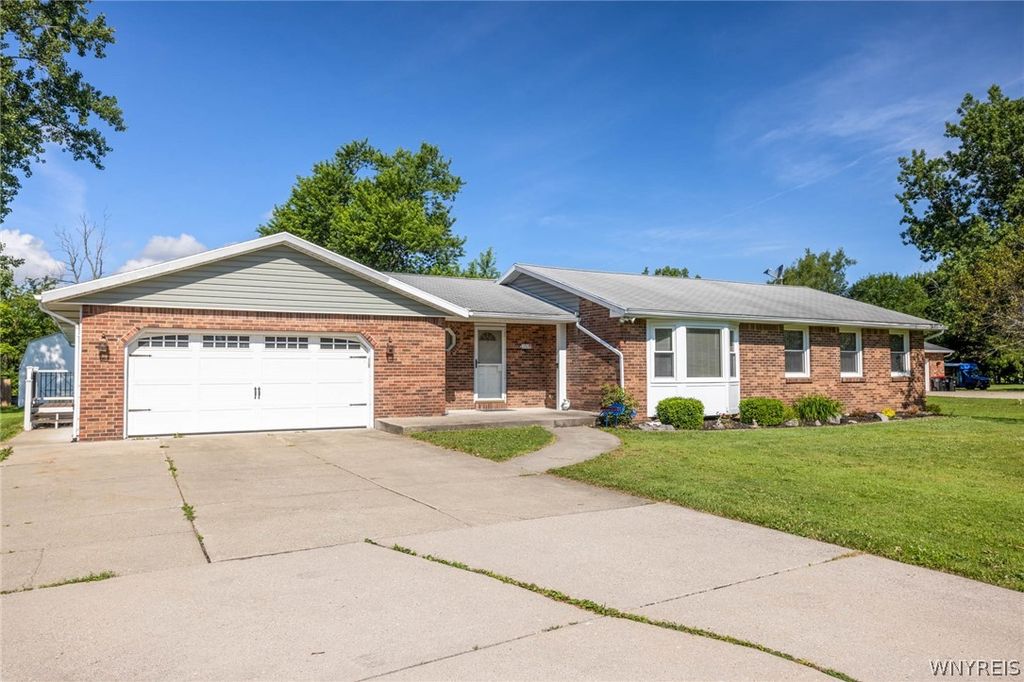 152 Stony Road, Lancaster, NY 14086