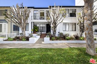 121 S Crescent Drive D, Beverly Hills, CA 90212