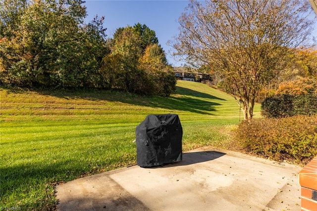 105 Plantation Place Lane, Mount Airy, NC 27030