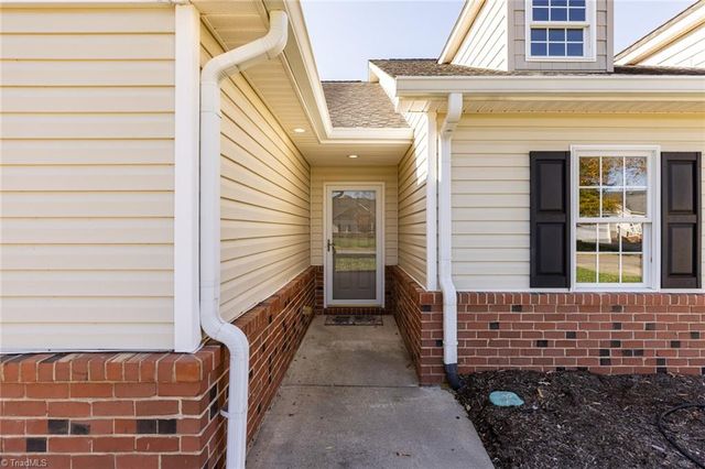 105 Plantation Place Lane, Mount Airy, NC 27030