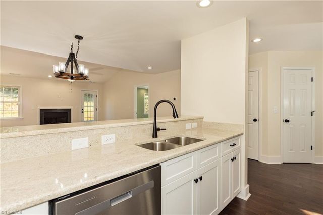 105 Plantation Place Lane, Mount Airy, NC 27030