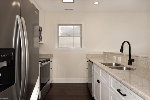 105 Plantation Place Lane, Mount Airy, NC 27030