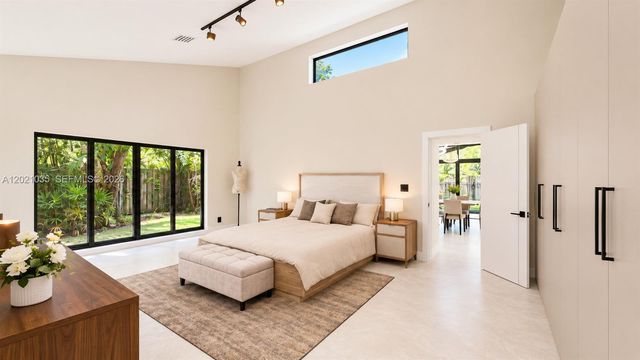 2765 NE 35th Drive, Fort Lauderdale, FL 33308