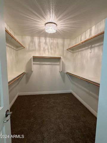 4576 E SUNDANCE Avenue, Gilbert, AZ 85297