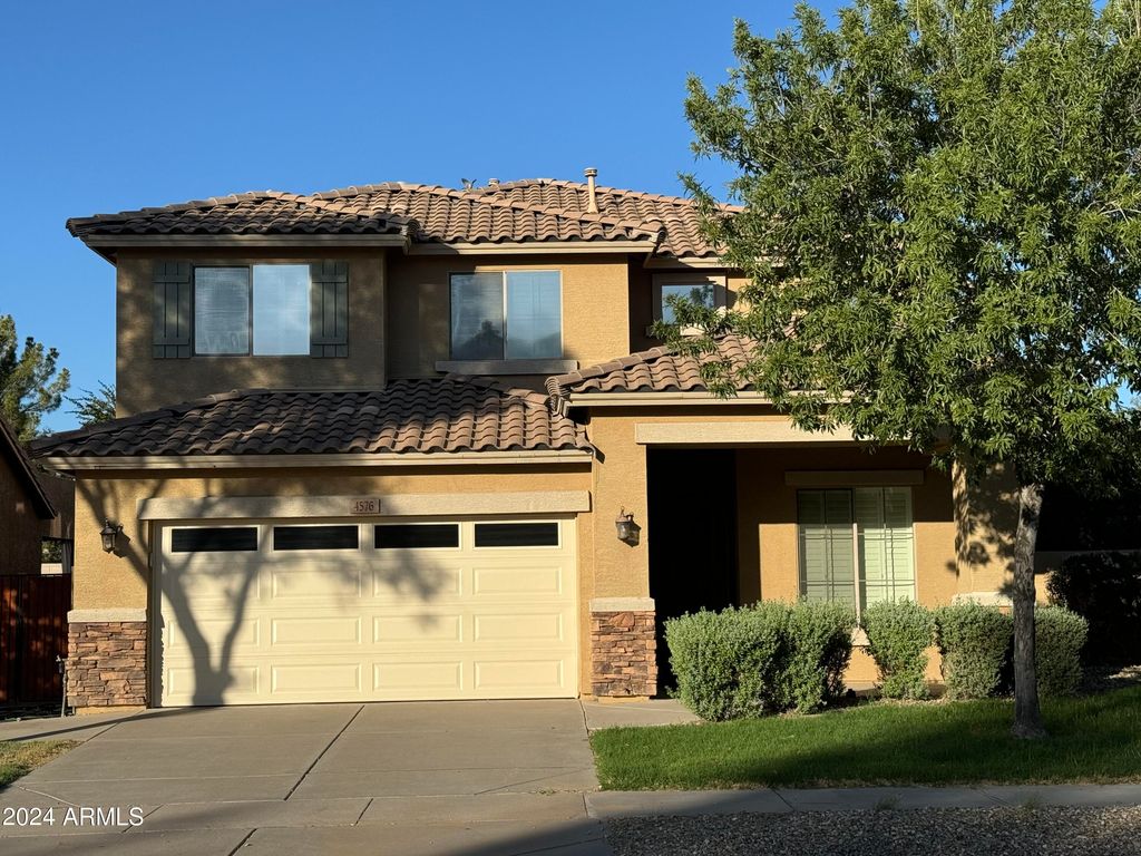 4576 E SUNDANCE Avenue, Gilbert, AZ 85297