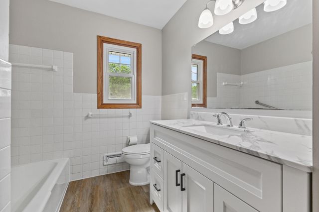7360 Tempo Terrace NE, Fridley, MN 55432