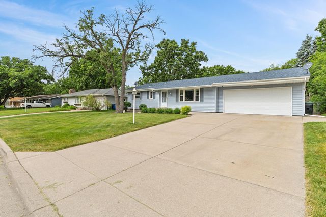 7360 Tempo Terrace NE, Fridley, MN 55432