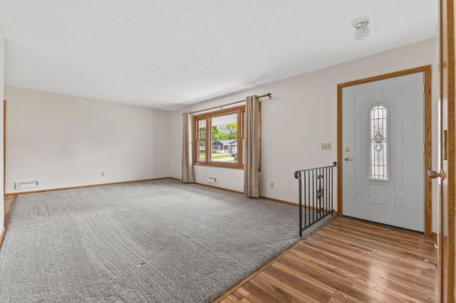 7360 Tempo Terrace NE, Fridley, MN 55432