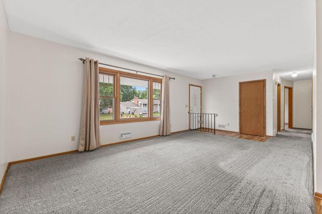 7360 Tempo Terrace NE, Fridley, MN 55432