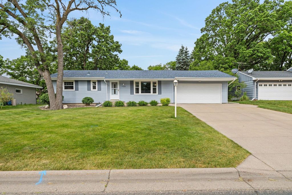 7360 Tempo Terrace NE, Fridley, MN 55432