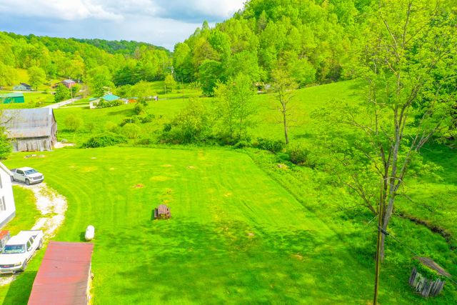 12818 N Highway 421, Manchester, KY 40962