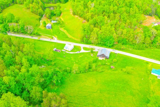 12818 N Highway 421, Manchester, KY 40962