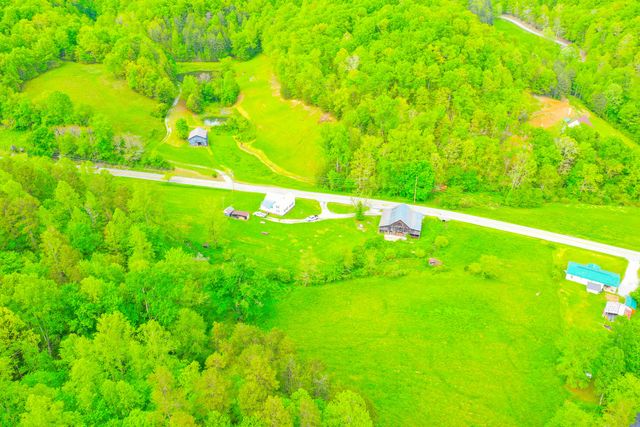 12818 N Highway 421, Manchester, KY 40962