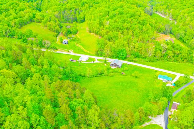 12818 N Highway 421, Manchester, KY 40962