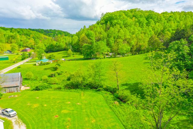 12818 N Highway 421, Manchester, KY 40962