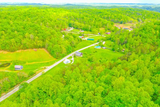 12818 N Highway 421, Manchester, KY 40962