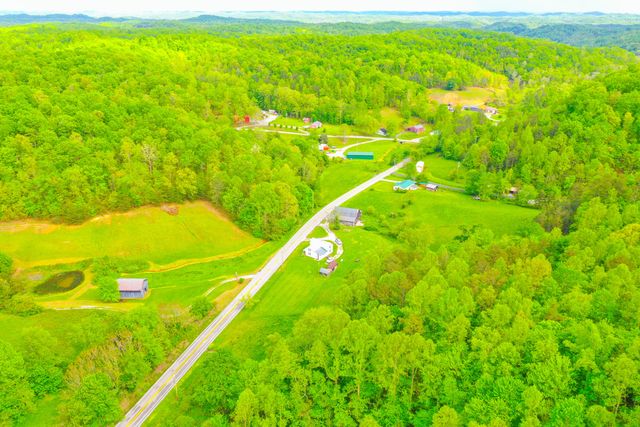 12818 N Highway 421, Manchester, KY 40962